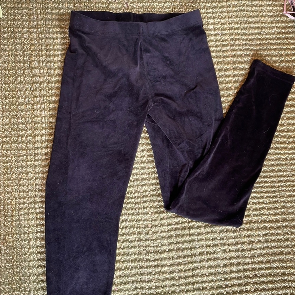 SOFT VELVET LEGGINGS. Perfect for winter activities and relaxing